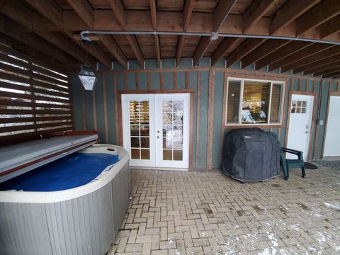 Hot Tub!!!