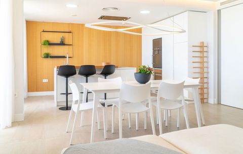 Dining area & kitchen