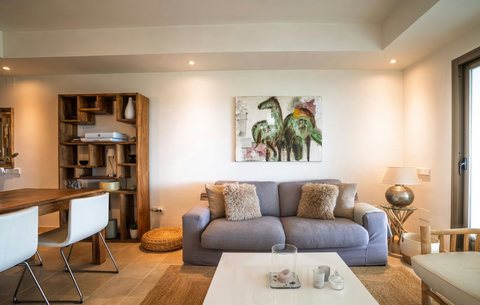 Living & dining area