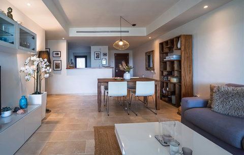 Living & dining area