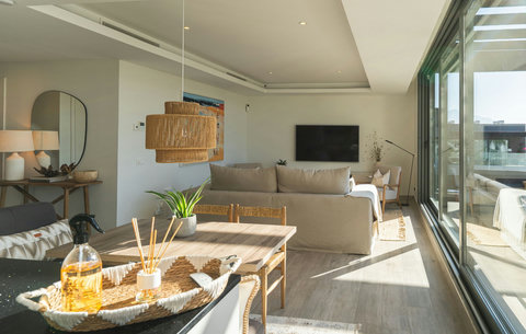 Dining & living area