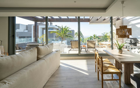 Living & dining area