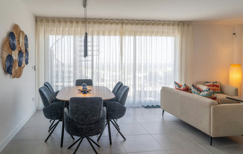 Living & dining area