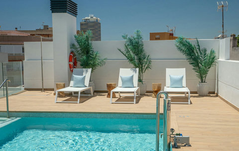 Roof top swimming pool & terrace
