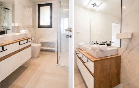 Master bedroom en-suite