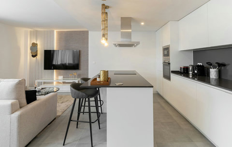 Living & kitchen area