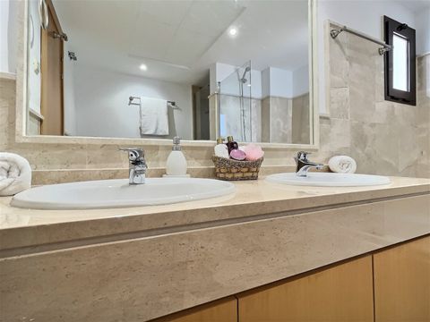 Master Bedroom En-suite Bathroom