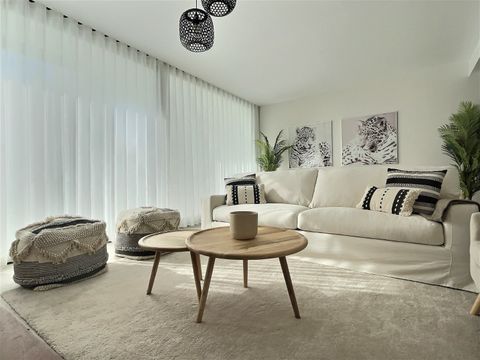 Spacious living room