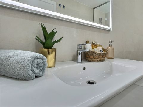 Master bedroom en-suite