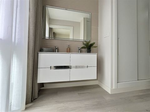 Master bedroom en-suite