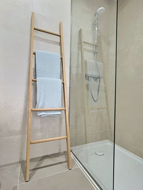 Master bedroom en-suite