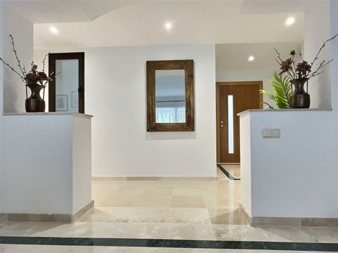 Living area & hallway