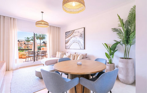 Living & dining area