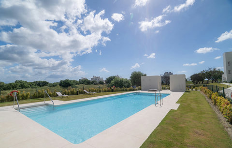 Swimming pool & gardens