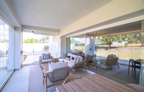 Terrace & outdoor dining