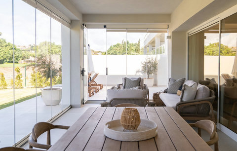 Terrace & outdoor dining