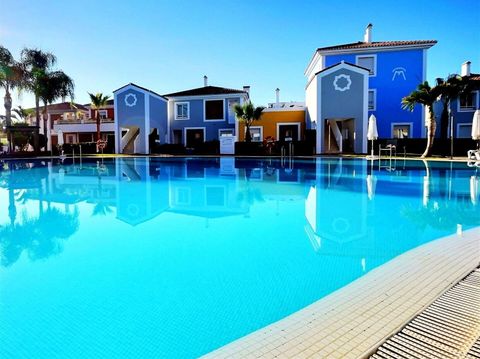 Swimming pool & gardens