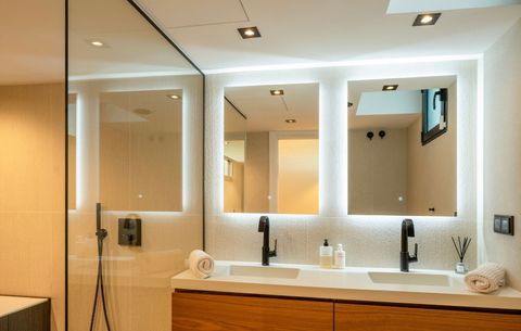 En-suite bathroom