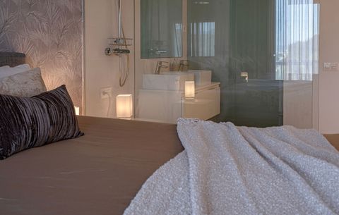 Master bedroom & en-suite