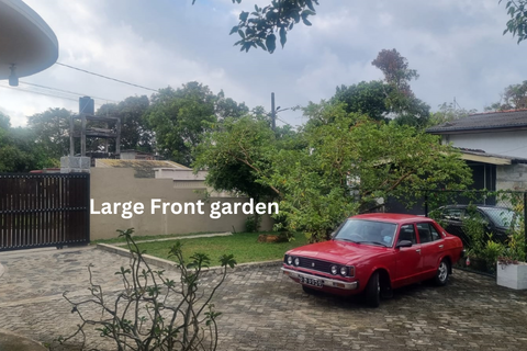 Spacious Front Garden