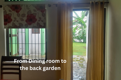 Entrance to back garden 