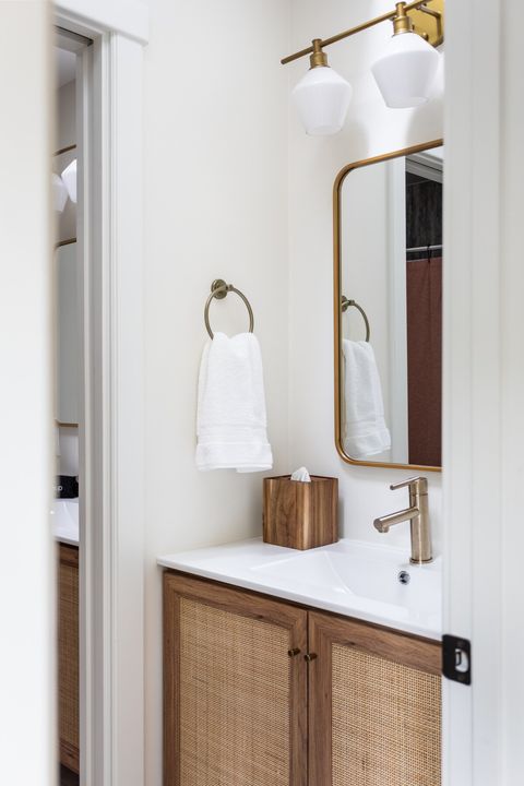 Linens included in stay