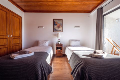 Single double room with balcony over the lake
