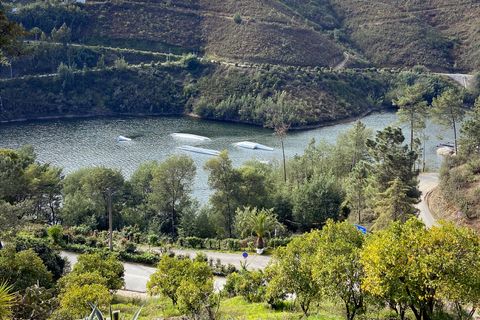 Lago Azul Wakeboard Park 5 minutes' walk away