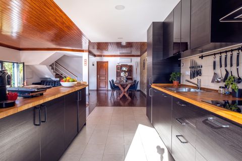 Open kitchen with easy access to the dining area