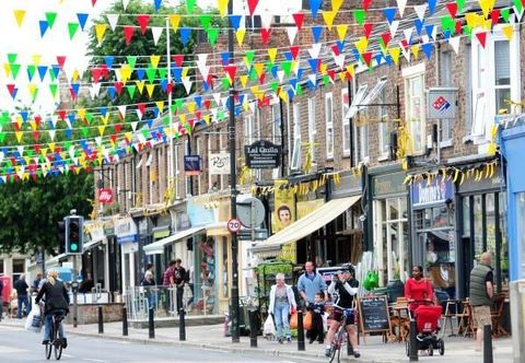 Bustling Bishopthorpe Road close by