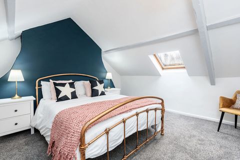 Top floor bedroom with king size bed number 2