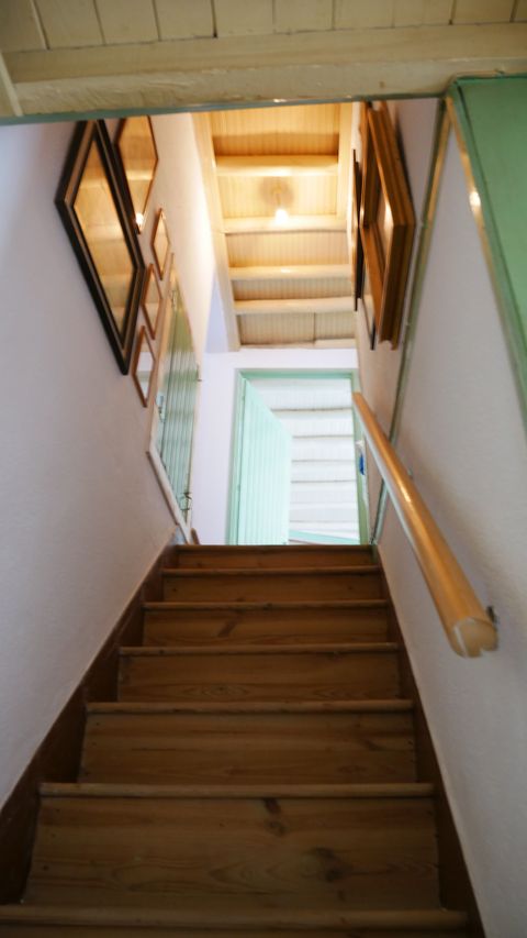 stairts to rooms