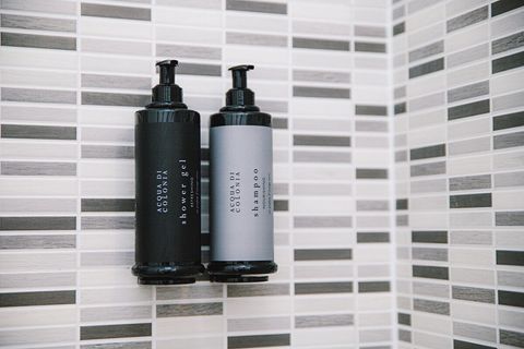 Our exceptional collaboration with Acqua di Colonia allows us to offer our guests shower gel, shampoo, and hand wash from this renowned brand.