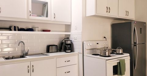 Fully equipped kitchen with tea and coffee maker