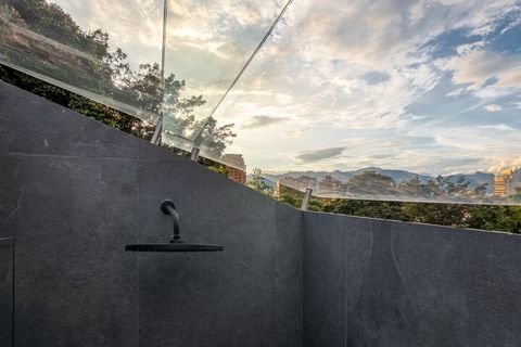 Sky Shower @BelmontePenthouse