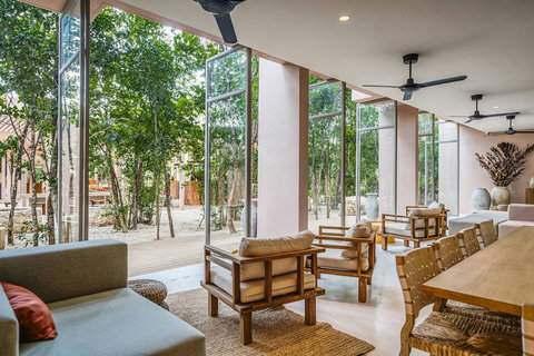 Jungle Lounge