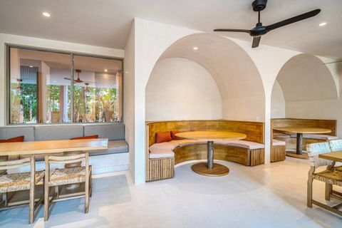 Common Area Work Space with Fast WIFI