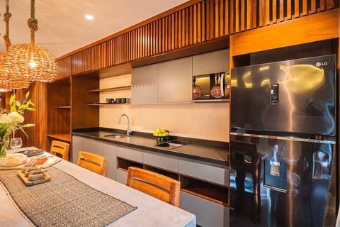 Dining Area with Kitchen Island