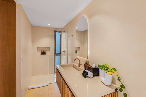 One of the 3 bathrooms