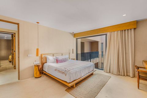 King Bed in Second Bedroom
