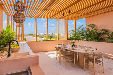 Unit 1 - Private Rooftop w/ Dining Area
