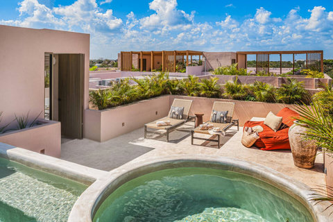 Unit 2 - Private Rooftop w/ 2 Pools