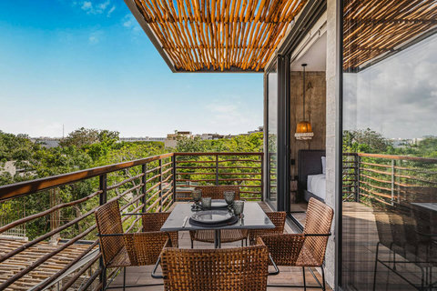 Al Fresco Dining on Private Balcony