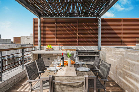 Al Fresco Dining on Private Rooftop with BBQ Grill