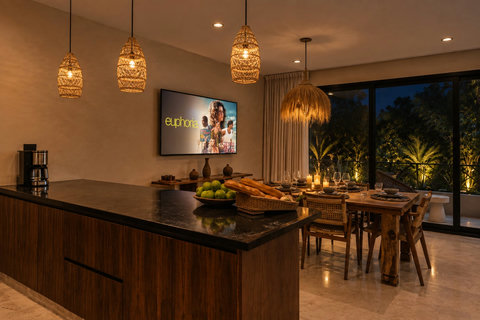 The Salon at Night