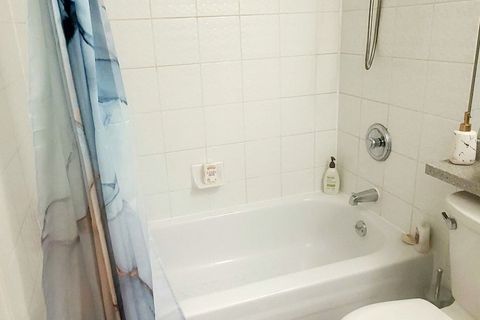 Soaker Tub & Hand Shower Combo with Good Hot & Cold Water Pressure 