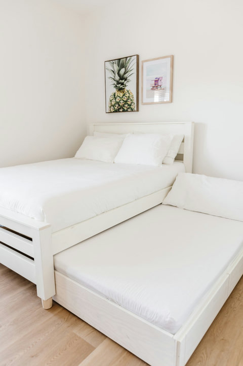Sliding Bed