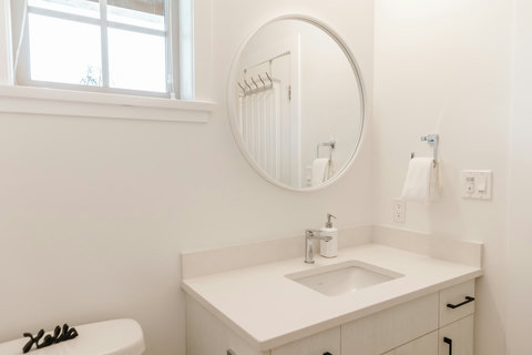 2nd Bathroom