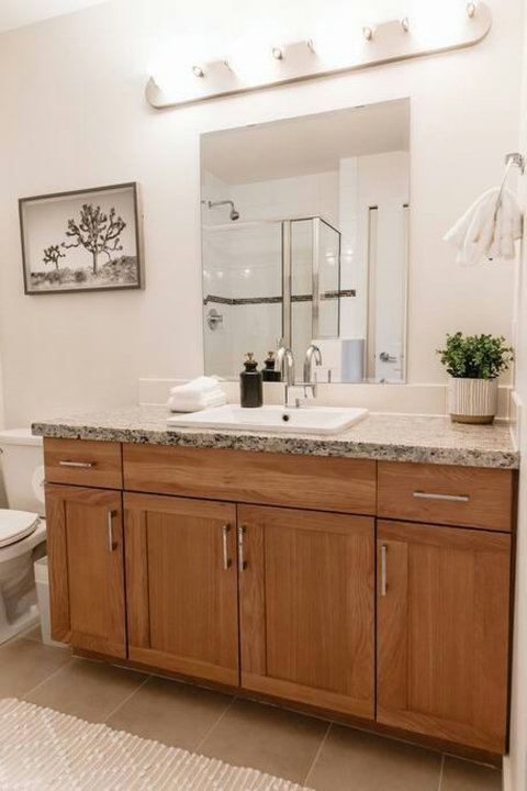 2nd Bathroom