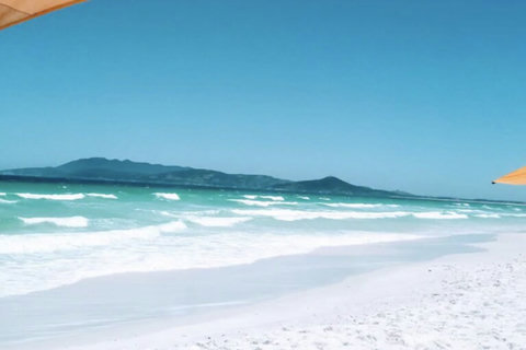 A beleza do azul e branco das praias de Cabo Frio!